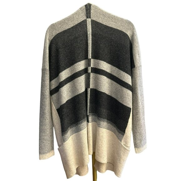 Vince Camuto Women's Ivory Gray Black Cashmere Blend Cardigan Size Medium - Picture 3 of 5